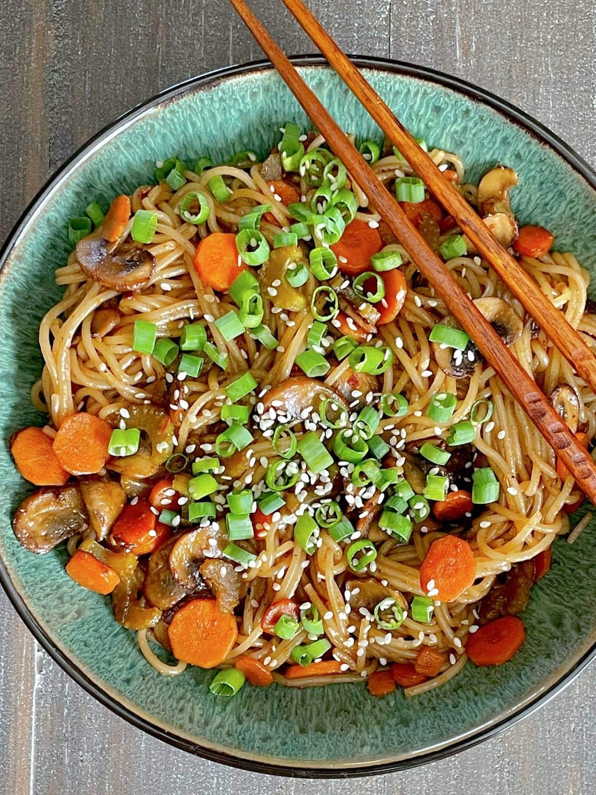 vegan stir fry noodles in bowl
