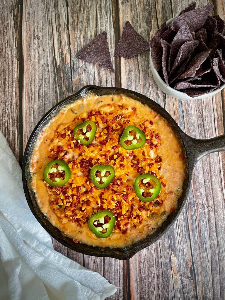 jalapeno popper dip with chips